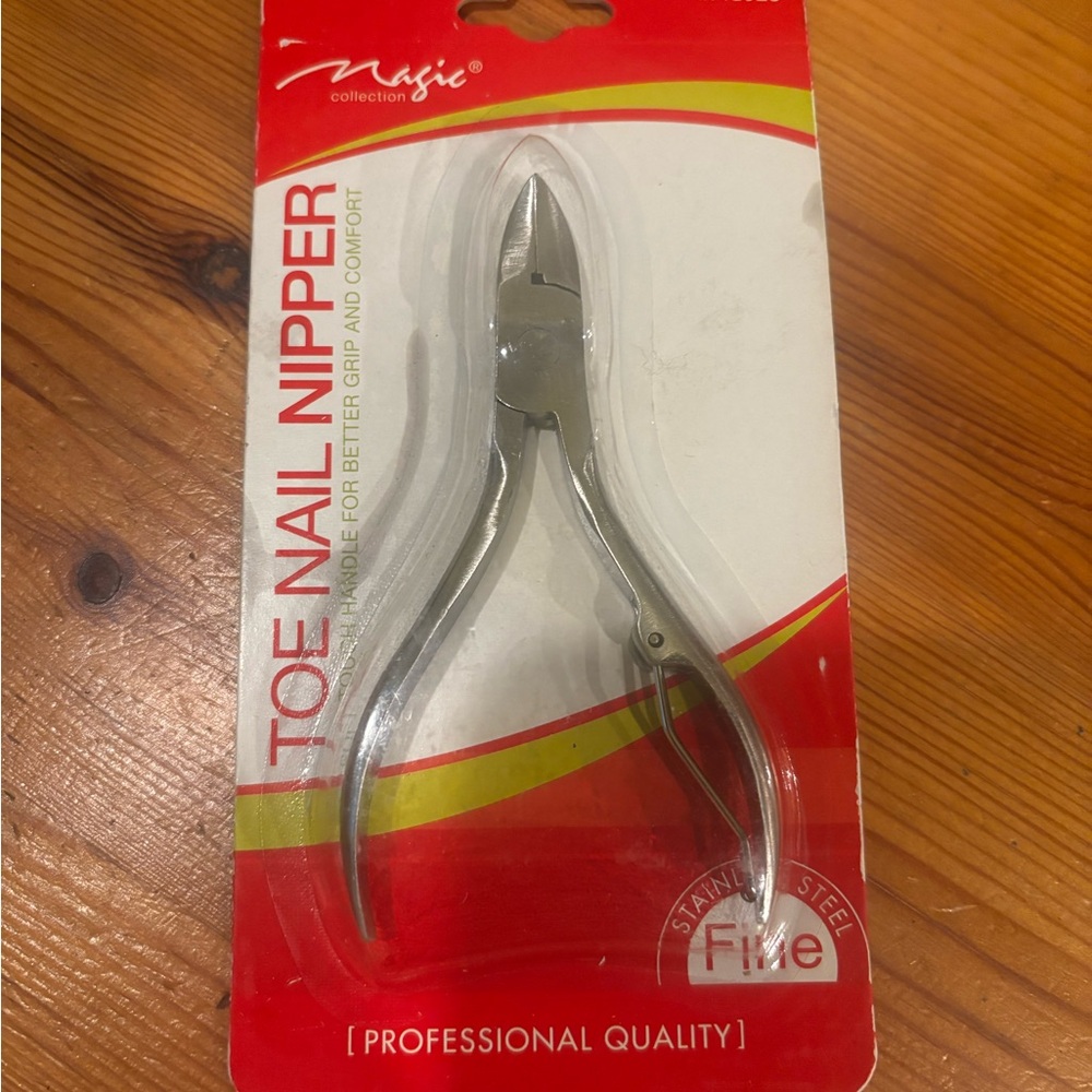 Magic Silver Toe Nail Nipper - Red & White Packaging